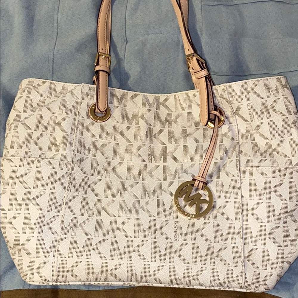 Michael Kors Jet Set Purse